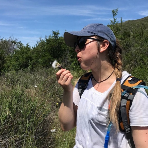 Meet your Posher, Nicole - Picture 5 of 8